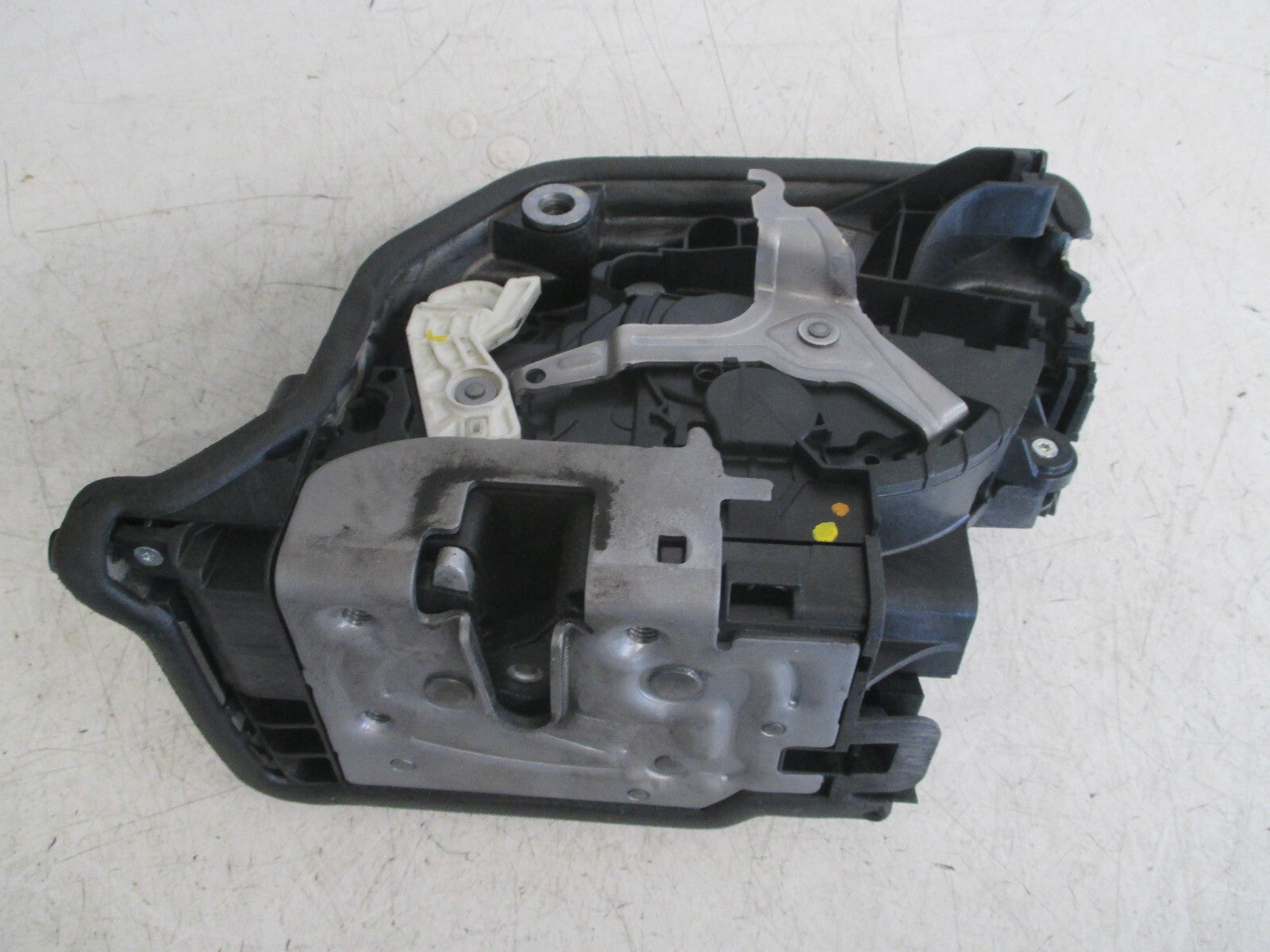 2016 BMW MINI CLUBMAN F54 NSF PASSENGER SIDE FRONT DOOR LOCK MECHANISM 7281937