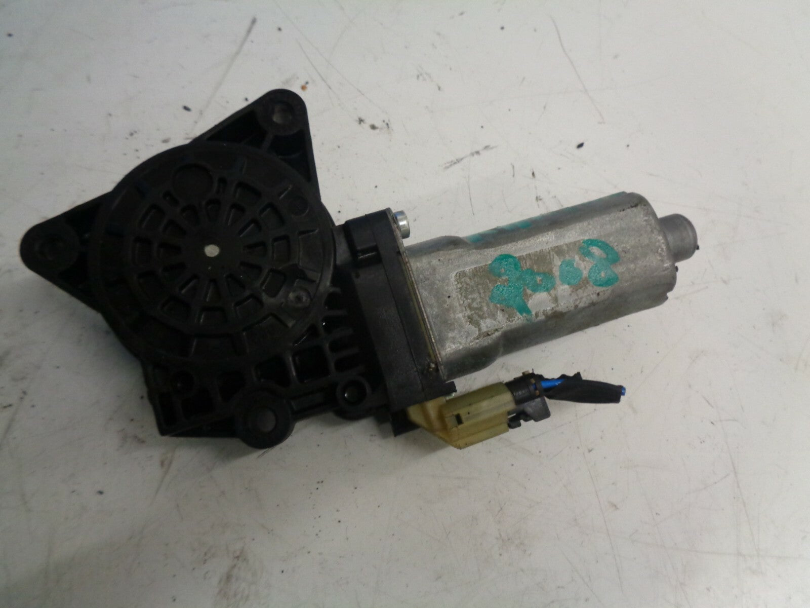 KIA CARENS 2009 2.0 OSF DRIVER SIDE FRONT ELECTRIC WINDOW MOTOR