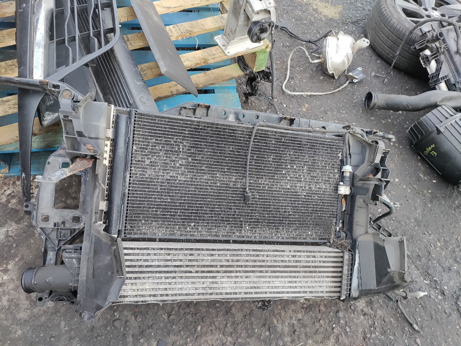 2008 AUDI A4 B8 2.0 DIESEL COMPLETE RADIATOR RAD PACK 8K0260401H