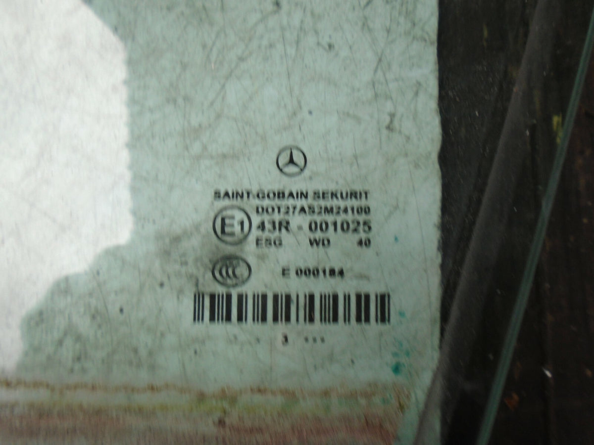 MERCEDES-BENZ E-CLASS 2004 W211 NSF FRONT PASSENGER SIDE WINDOW GLASS