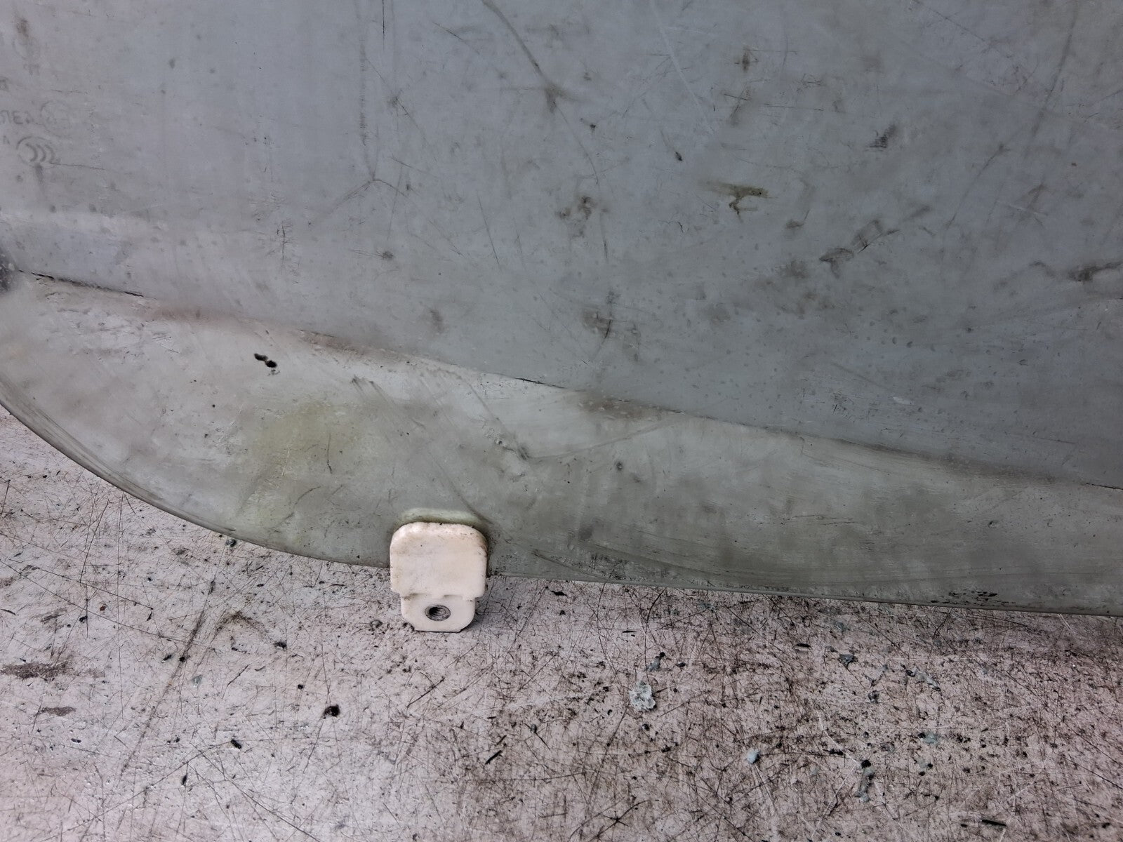2008 MITSUBISHI OUTLANDER MK2 OSF DRIVER SIDE FRONT RIGHT WINDOW GLASS 43R00033