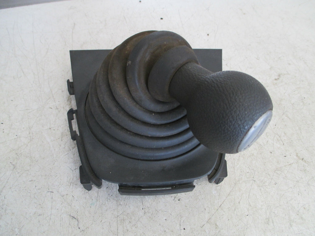 VAUXHALL AGILA  MK2 2010 1.2 PETROL MANUAL GEARSTICK KNOB