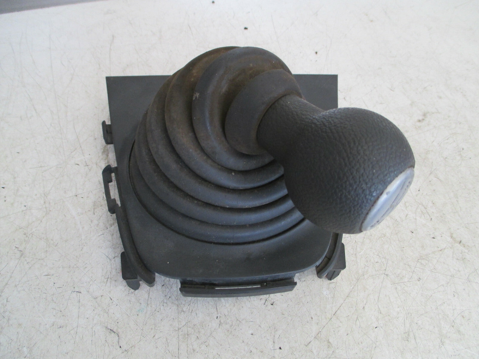 VAUXHALL AGILA  MK2 2010 1.2 PETROL MANUAL GEARSTICK KNOB