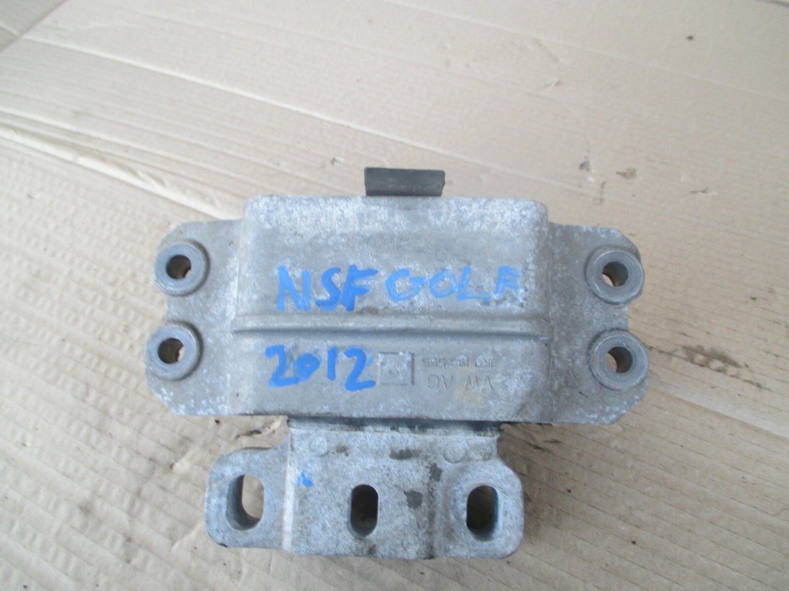 VW VOLKSWAGEN GOLF MK6 2012 NSF PASSENGER SIDE ENGINE GEARBOX MOUNT 1K0199555