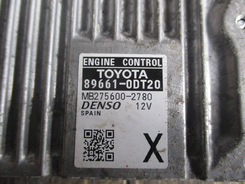 TOYOTA YARIS HYBRID ENGINE CONTROL UNIT 89661-0DT20