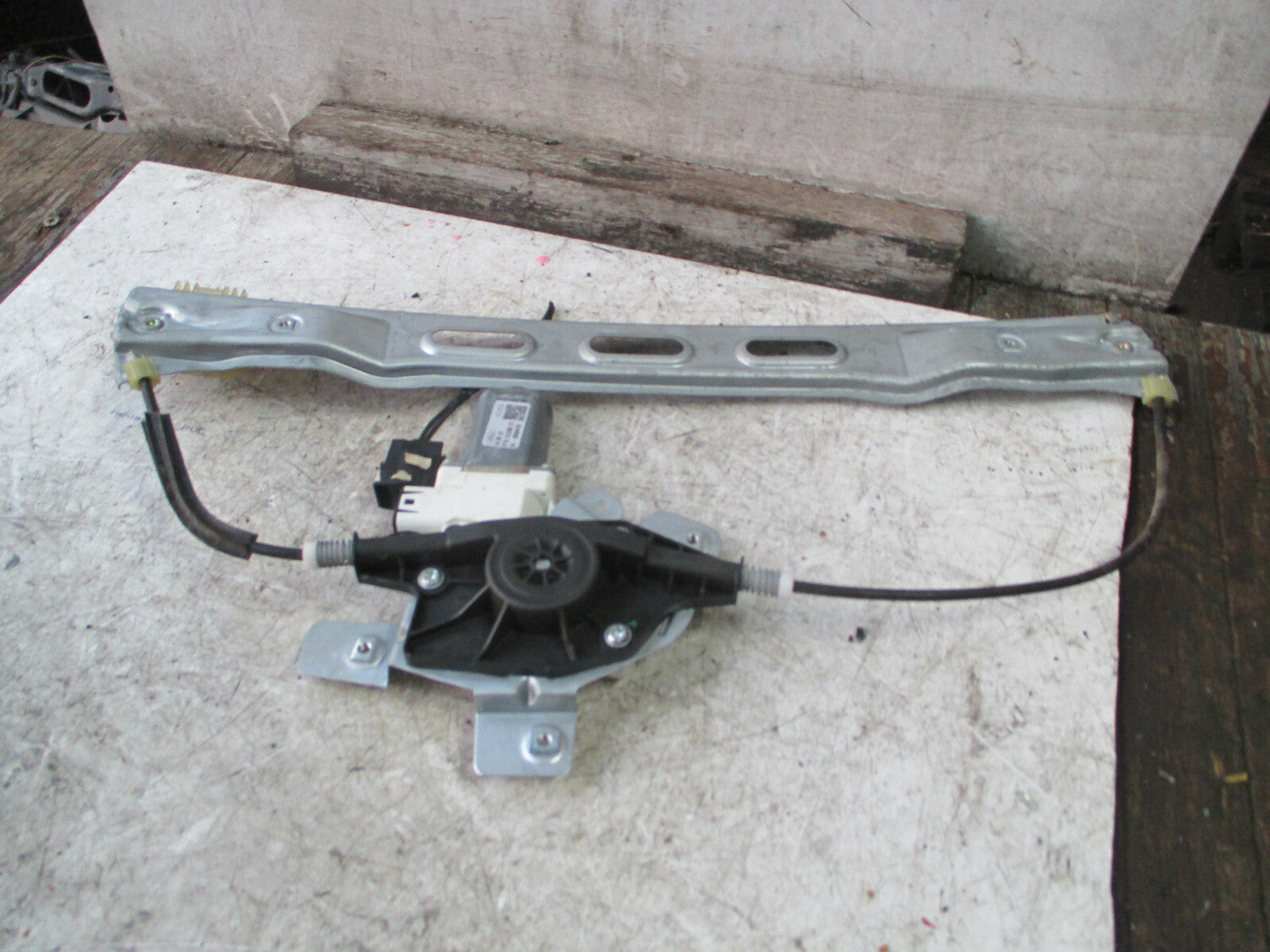 FORD TRANSIT COURIER 2017 OSF DRIVER SIDE FRONT MOTOR REGULATOR ET73A23200CC