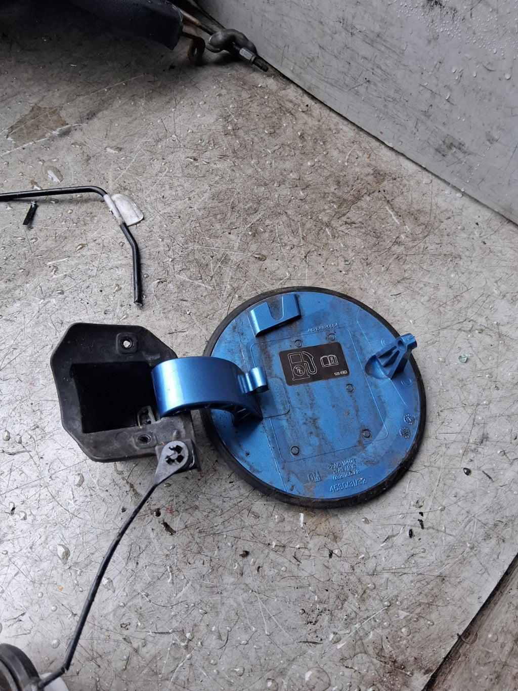 2017 VAUXHALL CORSA E FUEL FILLER FLAP 13183306