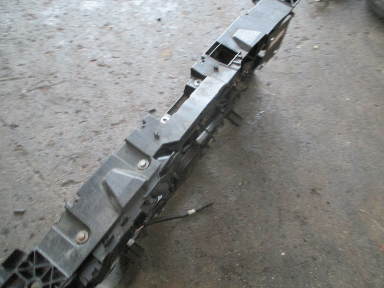 RENAULT SCENIC MK3 2012 FAN RADIATOR BRACKET ASSELMBLY 240111960R