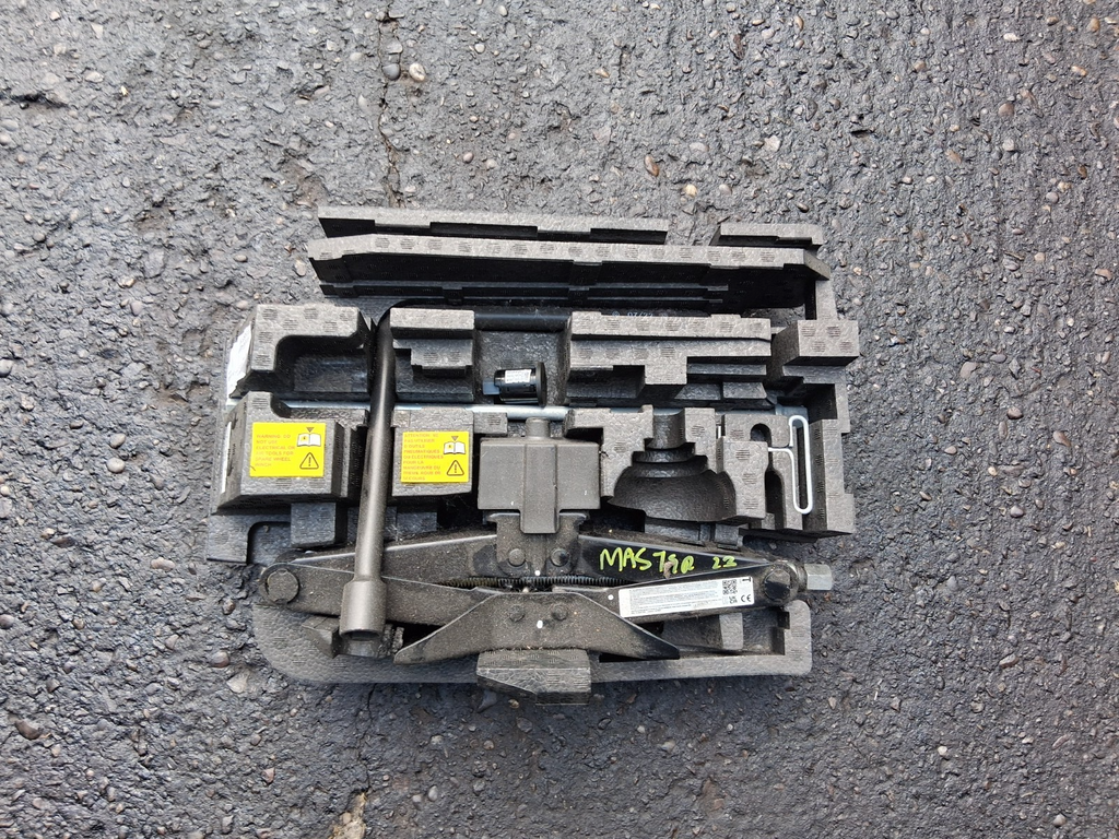 2023 RENAULT MASTER MK3 JACK TOOL KIT 995016340R