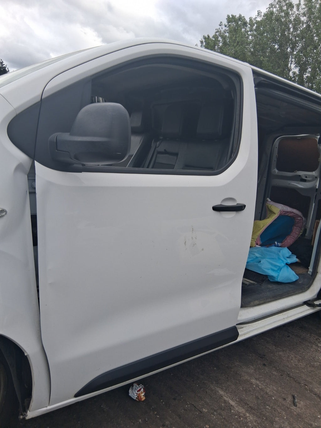 2019 CITROEN DISPATCH VIVARO MK3 NSF PASSENGER FRONT BARE DOOR WHITE HAS DAMAGED