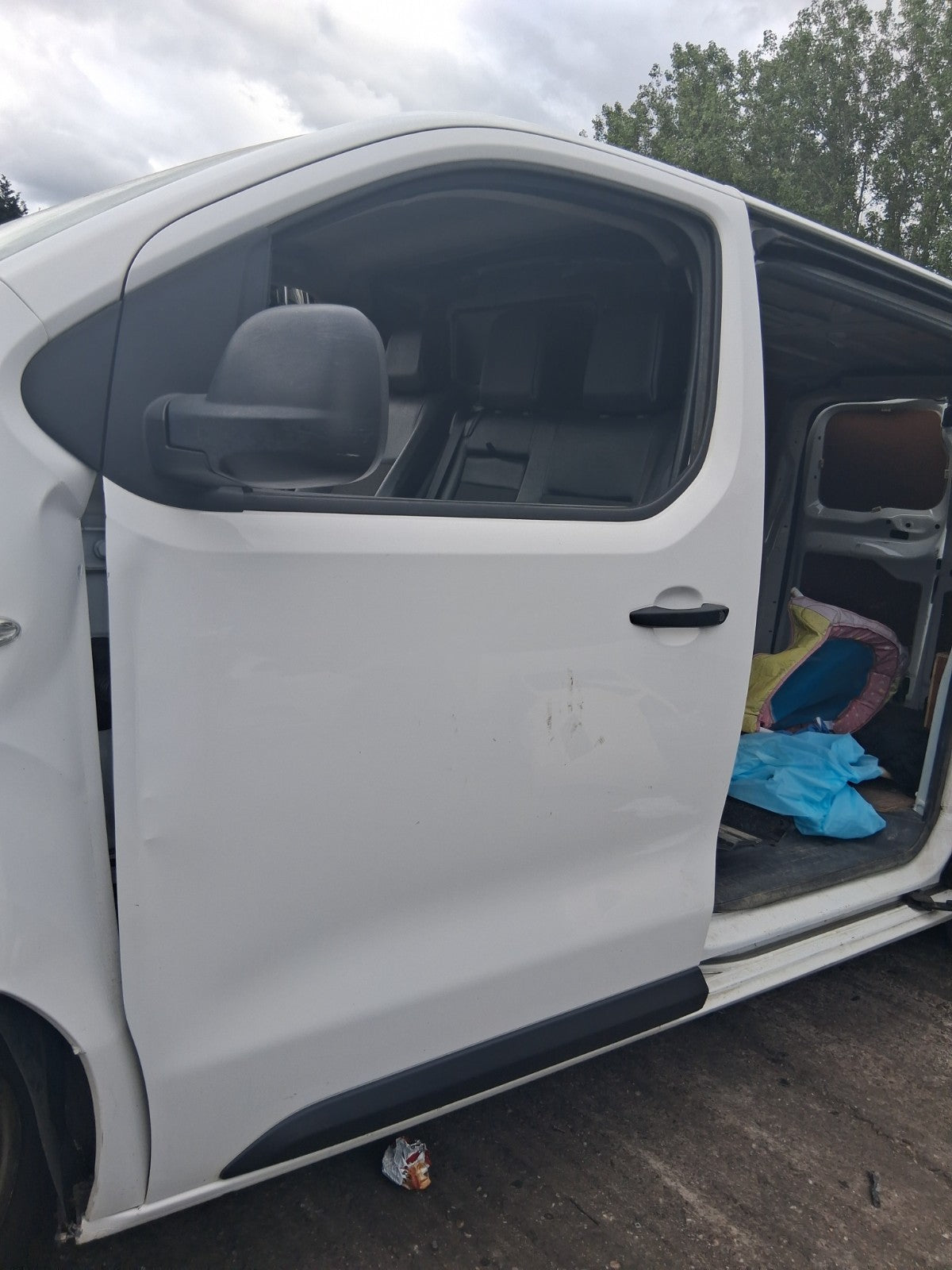 2019 CITROEN DISPATCH VIVARO MK3 NSF PASSENGER FRONT BARE DOOR WHITE HAS DAMAGED