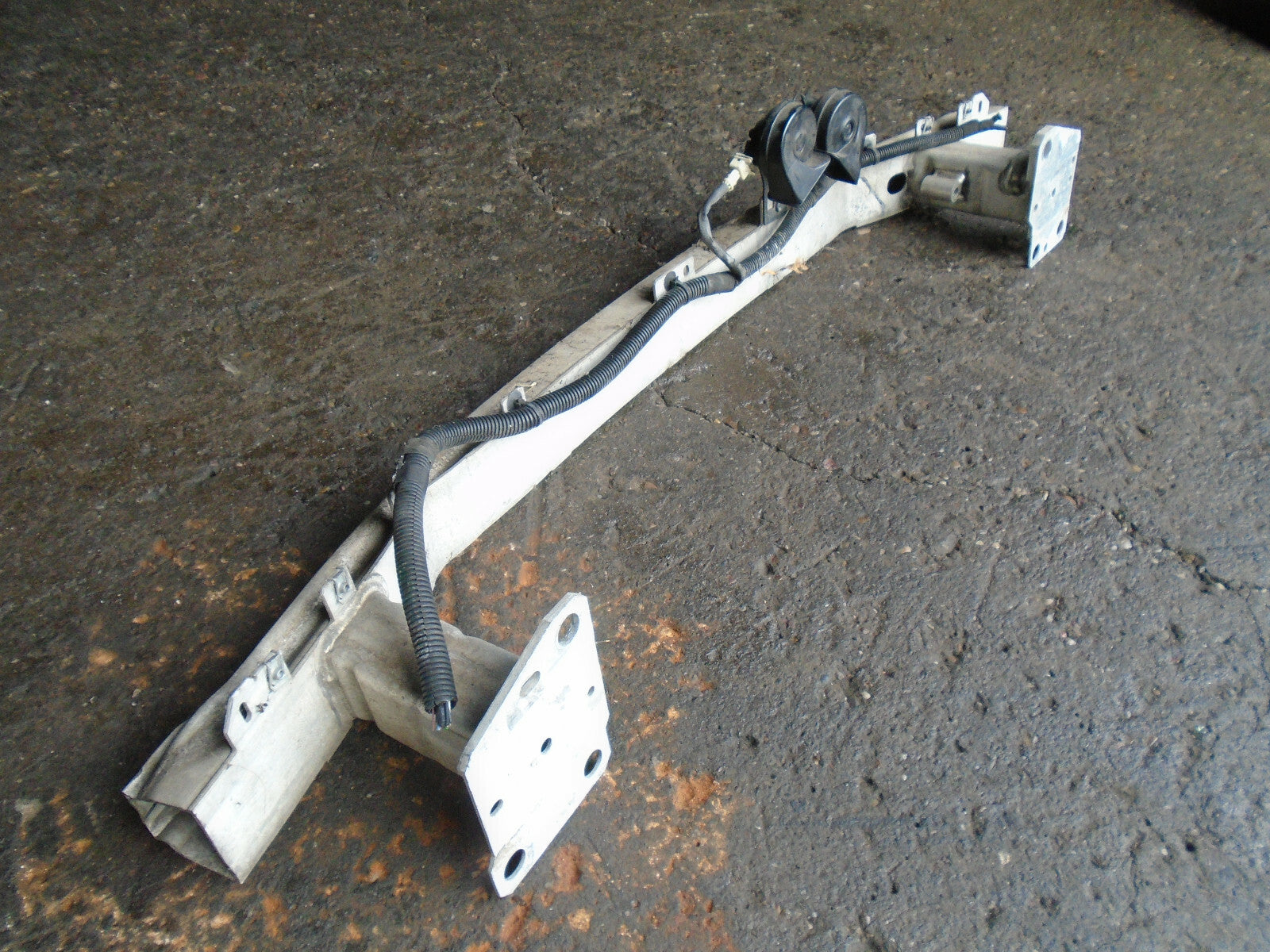 RENAULT SCENIC MK3 2012 FRONT BUMPER REINFORCEMENT CRASH SUPPORT CRASHBAR