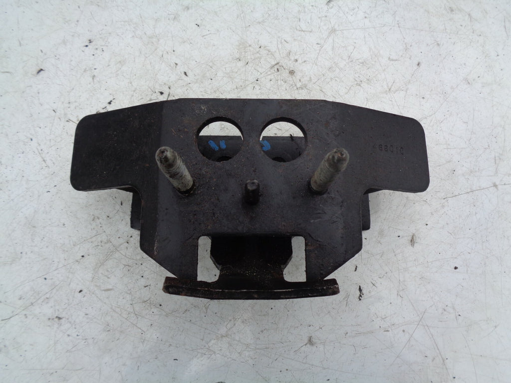 CADILLAC CTS 3.6 2003 2007 TRANSMISSION MOUNTING SUPPORT MOUNT BRACKET P10388704