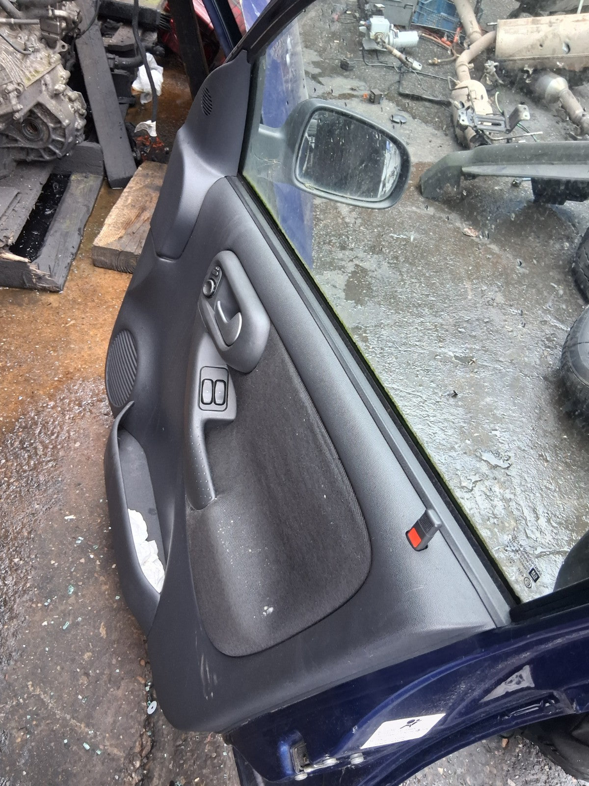 2005 VAUXHALL CORSA C OSF DRIVER SIDE FRONT RIGHT COMPLETE DOOR BLUE