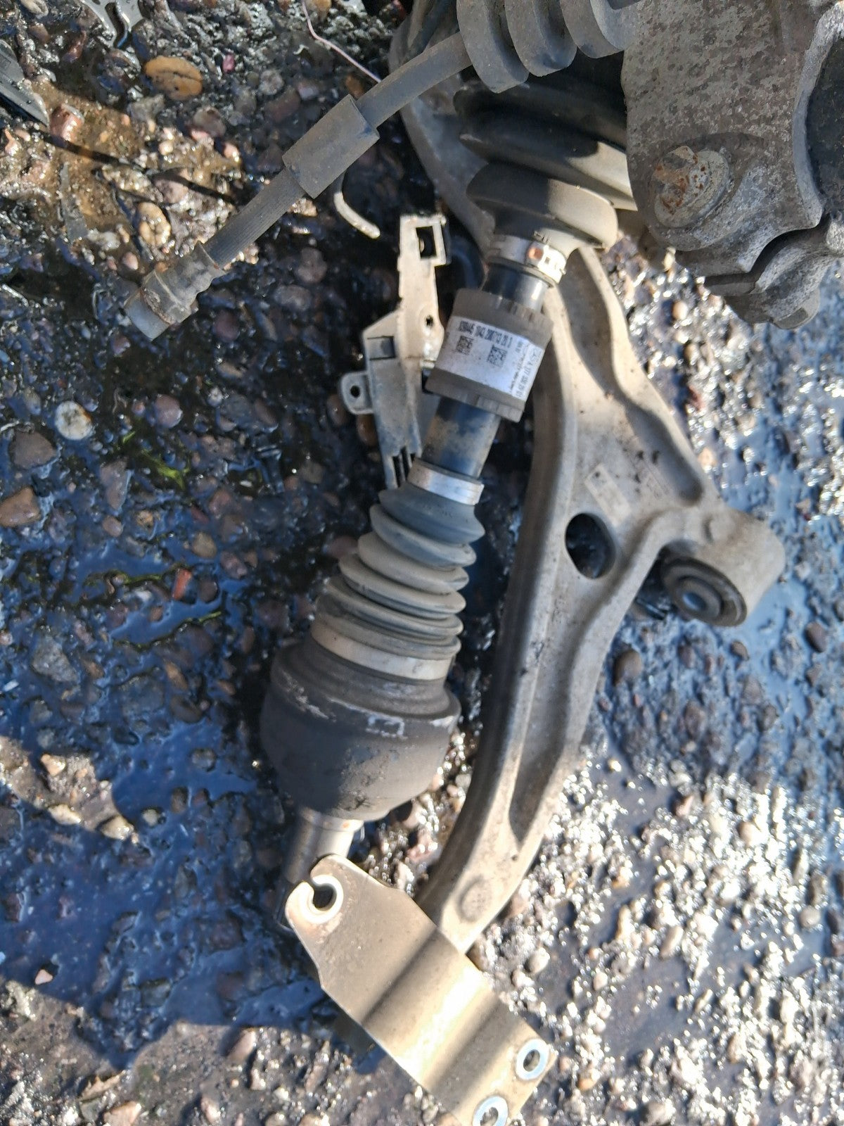 2021 MERCEDES A CLASS V177 1.3 HYBRID NSF PASSENGER FRONT HUB LEG A1773302901