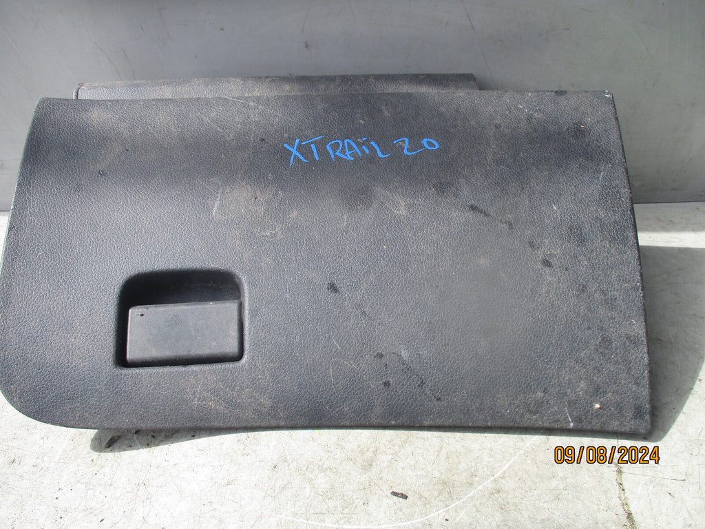 2020 NISSAN X TRAIL MK3 T32 GLOVE BOX STORAGE COMPARTMENT