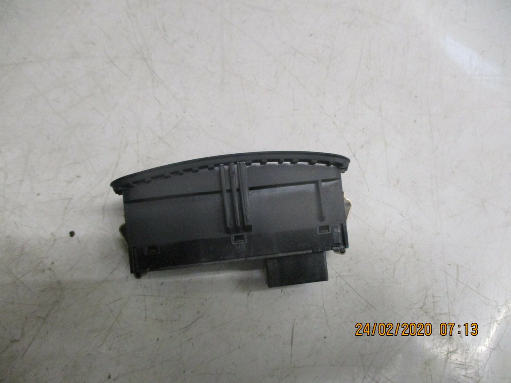 AUDI A1 MK1 8X 2017 HAZARD WARNING LIGHT CONTROL OFF SWITCH PANEL 8X0959672G