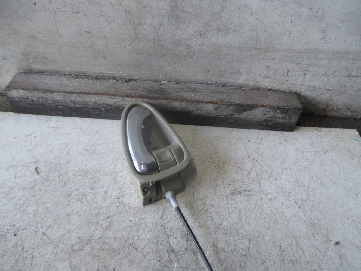 TOYOTA AVENSIS MK3 2010 T270 OSR DRIVER SIDE REAR DOOR LOCK A046693