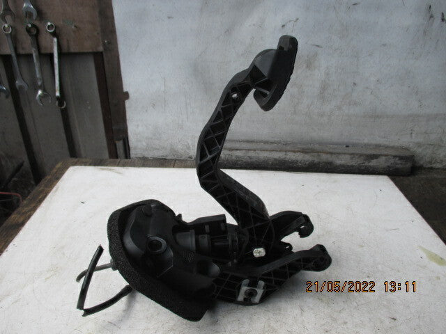 FORD FIESTA 2017 MK7 CLUTCH PEDAL AY117B633BE