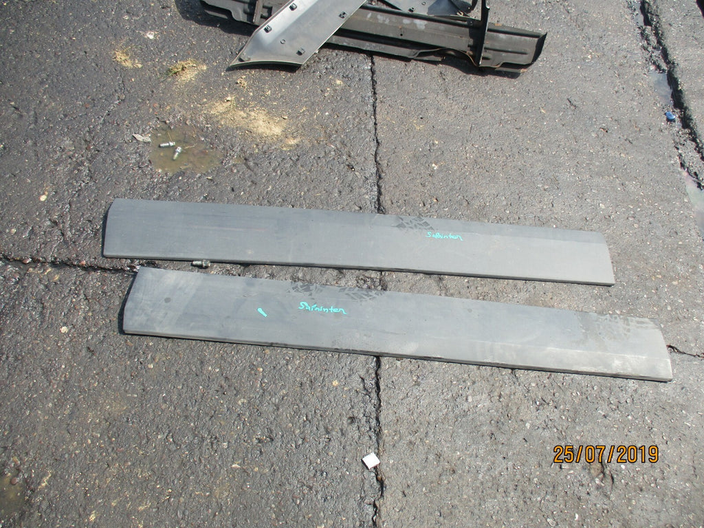 MERCEDES SPRINTER 906 MK2 OS NS MIDDLE BODY MOULDING TRIM PANEL A9066900762