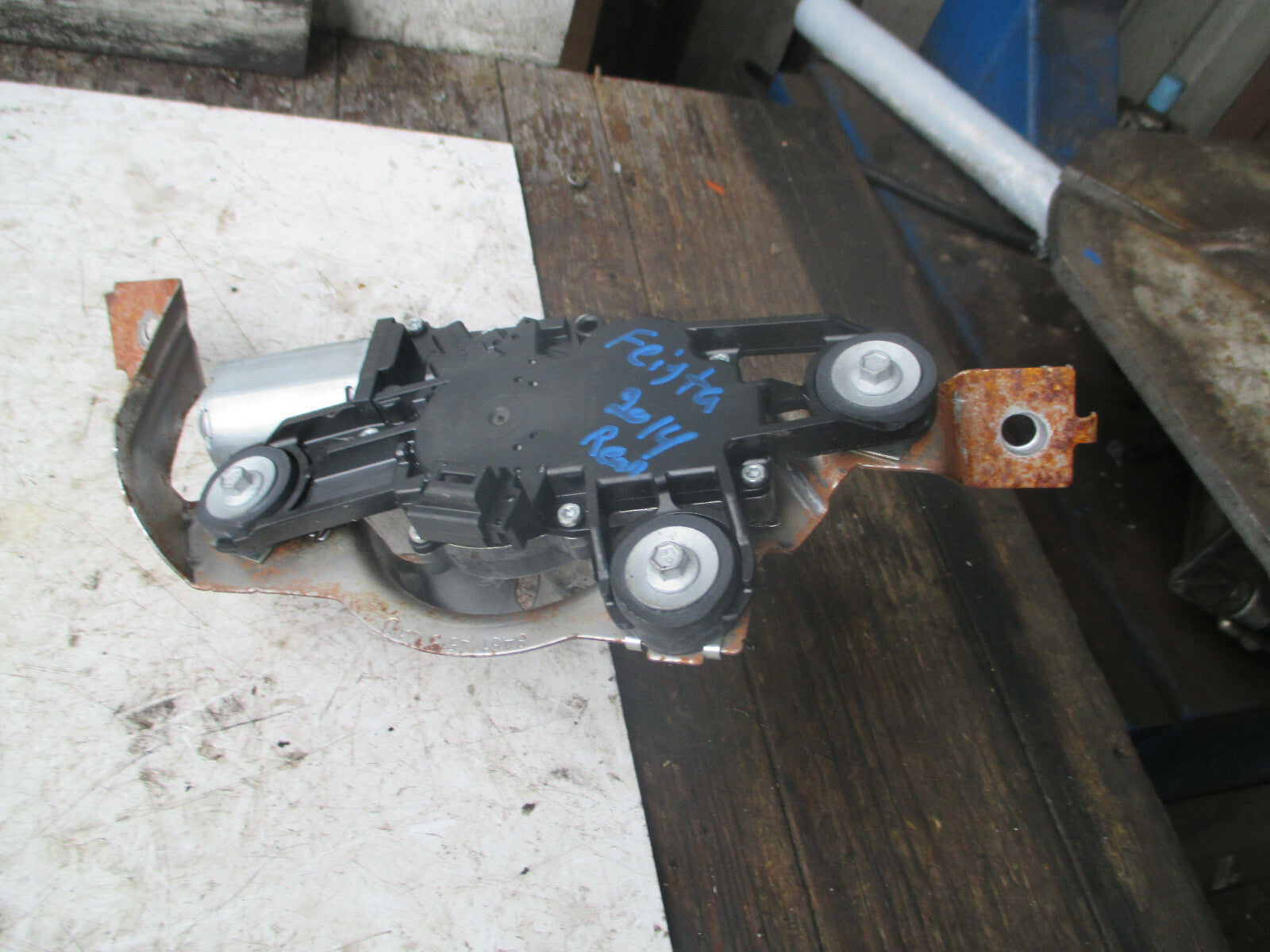 FORD FIESTA MK7 2014 REAR WINDSCREN WIPER MOTOR 8A61A17K441AE