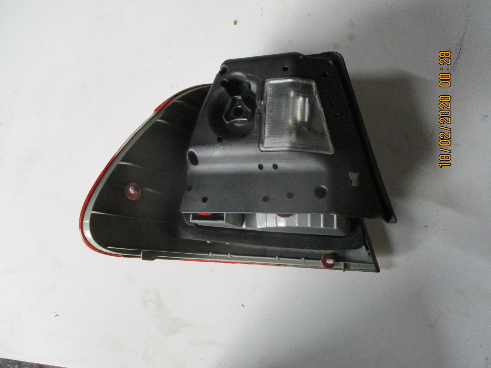 BMW 3 SERIES E46 MK4 2004 OSR DRIVER SIDE REAR OUTER TAIL LIGHT 6910532