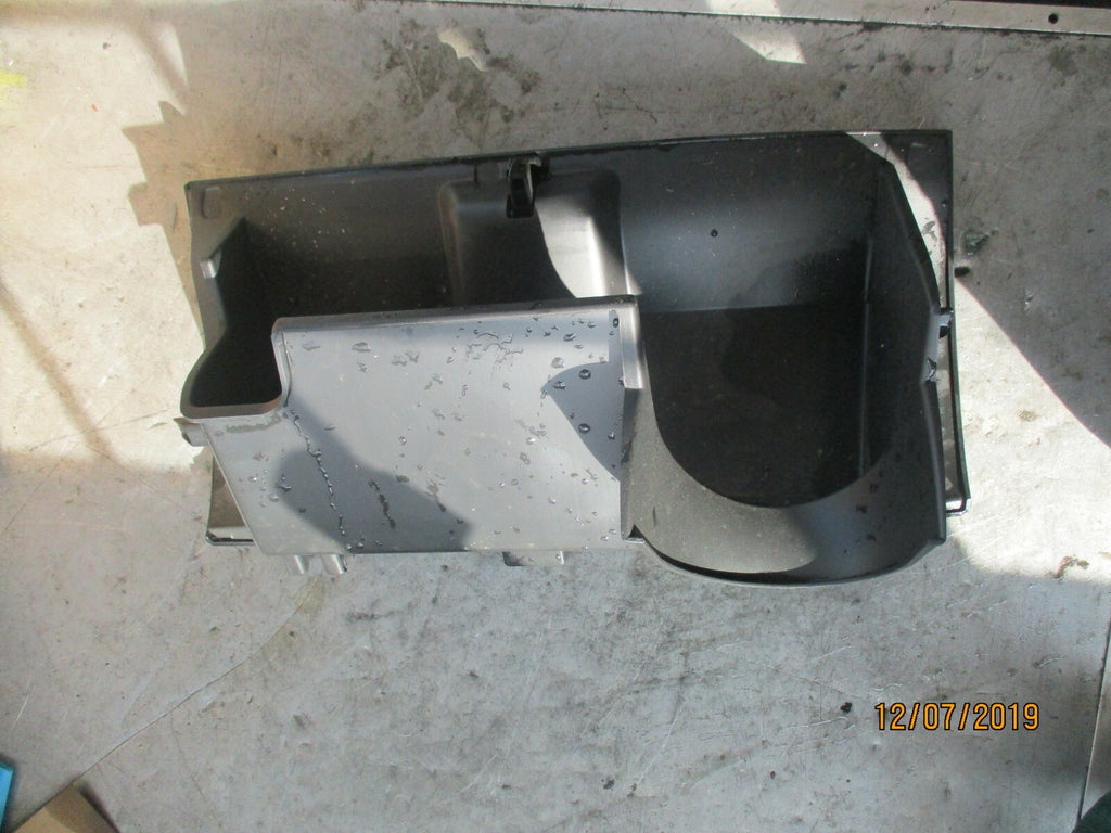 PEUGEOT 108 GLOVE BOX COMPARTMENT 555500H020