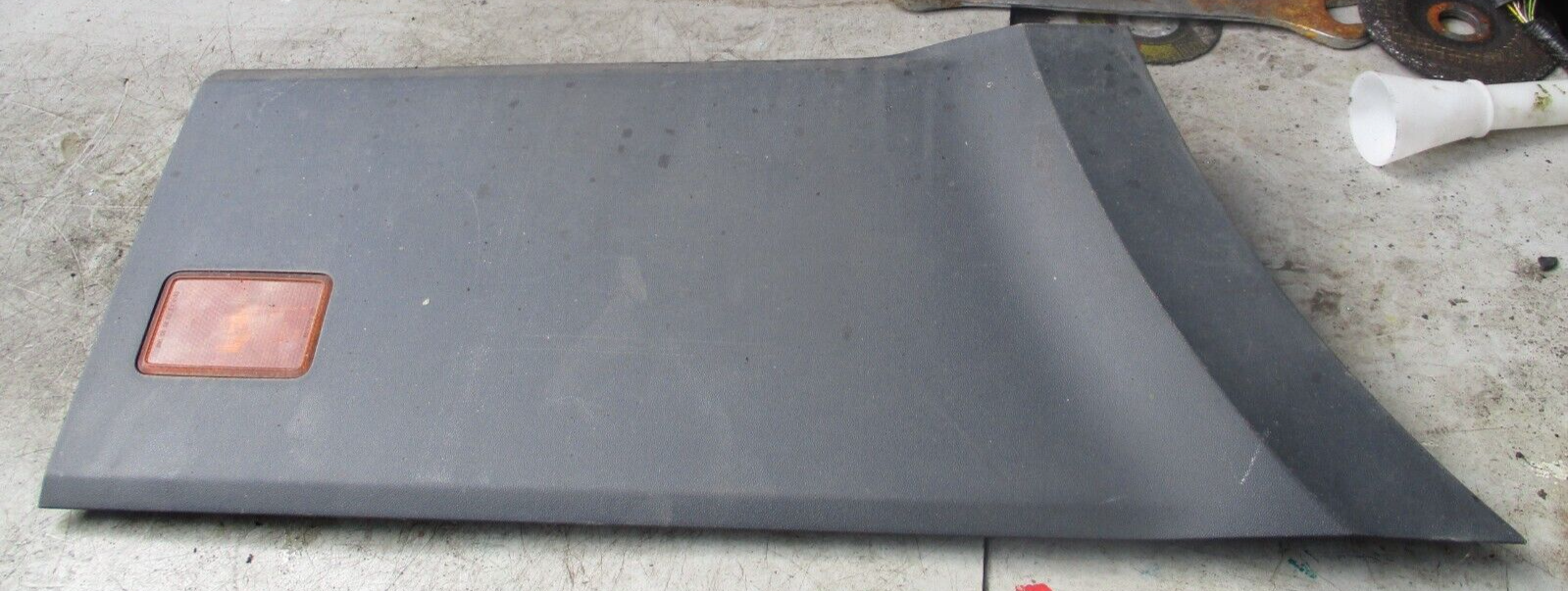 2022 VW VOLKSWAGEN CRAFTER NSF PASSENGER SIDE REAR MOULDING TRIM 7C3945061B