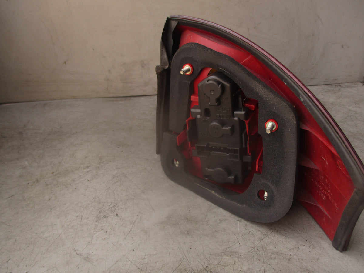 2004 AUDI A6 C5 PASSENGER SIDE REAR TAILLIGHT