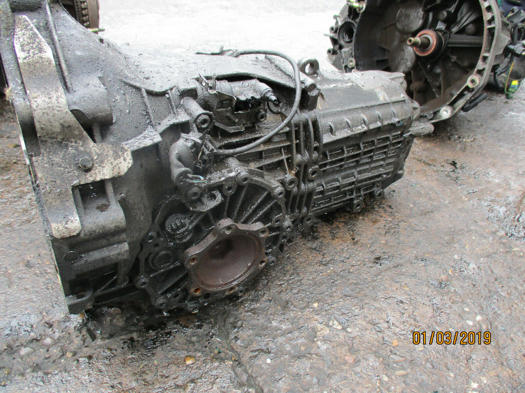 AUDI A4 B7 2006 2.0 TDI 6 SPEED MANUAL GEARBOX LAU