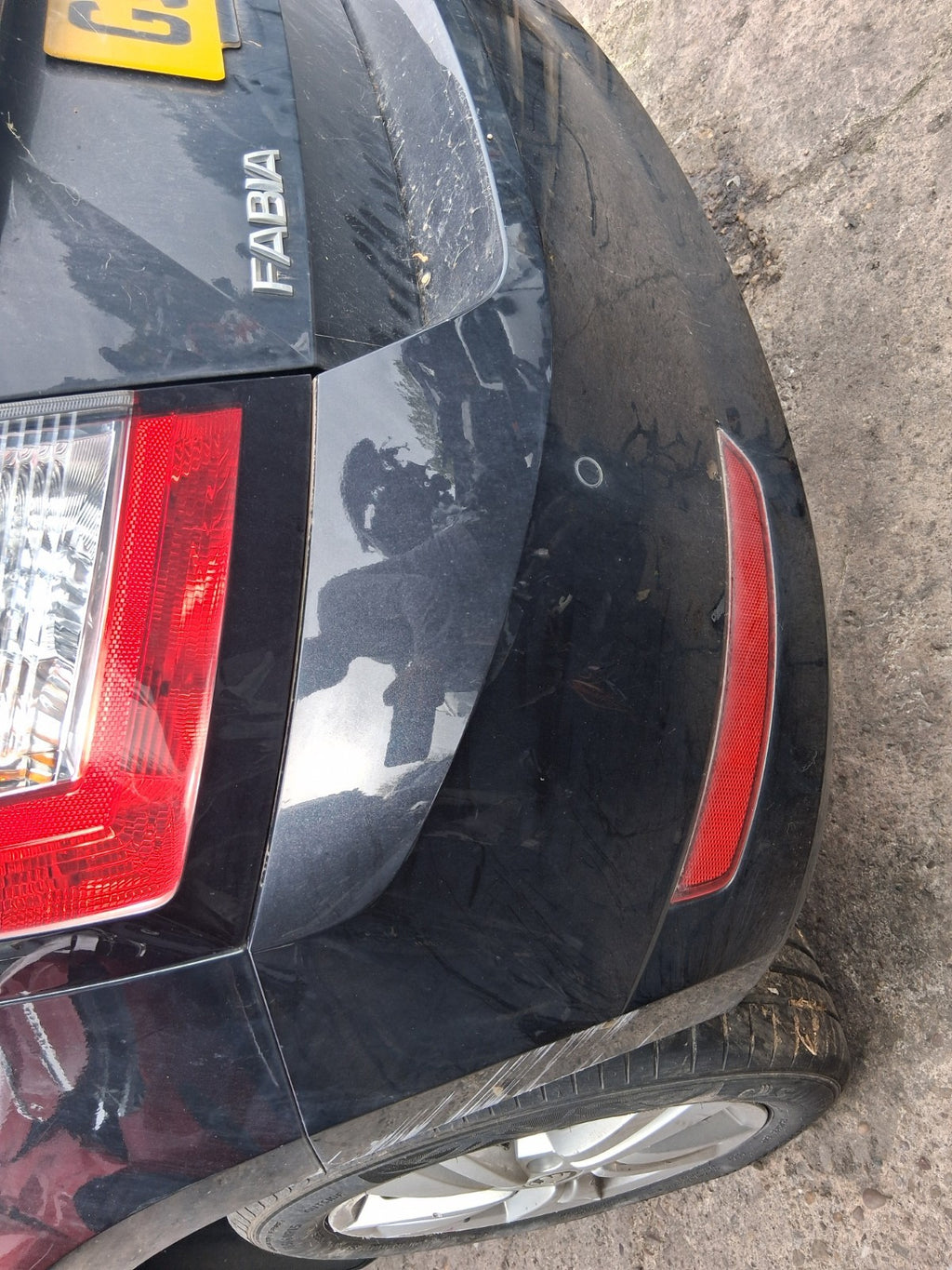 2020 SKODA FABIA MK3 NJ HATCHBACK COMPLETE REAR BUMPER WITH PDC SENSOR BLACK