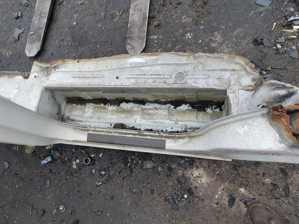VAUXHALL VIVARO B MK2 TRAFIC 2015 OSR DRIVER SIDE REAR SILL QUARTER PANEL WHITE