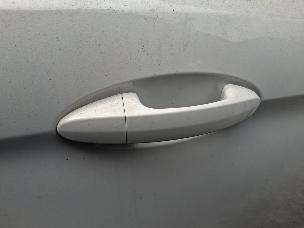 2018 FORD KA + PLUS MK3 HATCHBACK OSR DRIVER SIDE REAR DOOR HANDLE WHITE