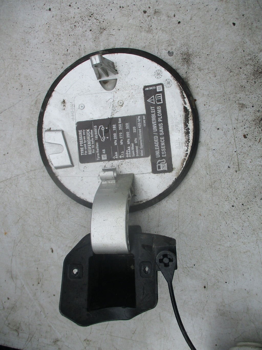 VAUXHALL CORSA D 1.3 DIESEL FUEL FILLER CAP 13 183 307 SILVER