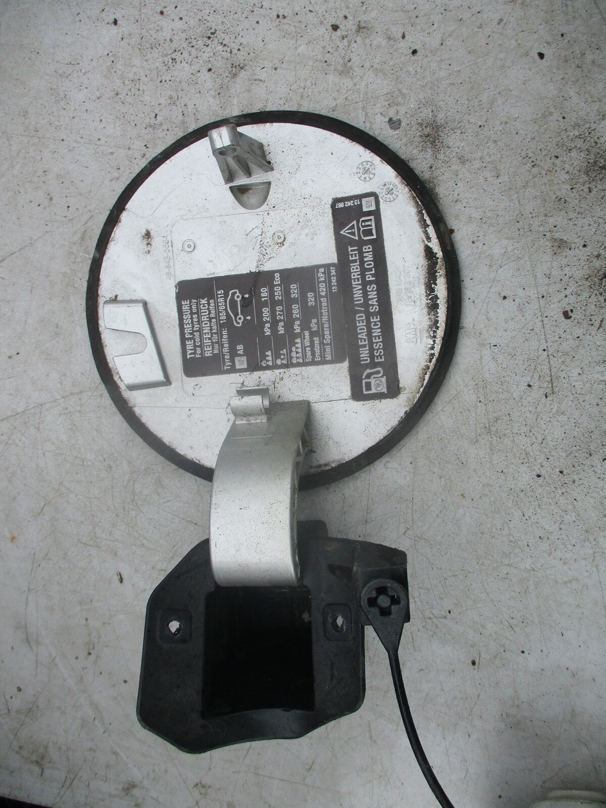 VAUXHALL CORSA D 1.3 DIESEL FUEL FILLER CAP 13 183 307 SILVER