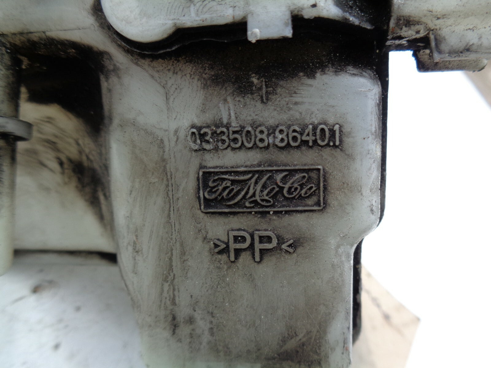 FORD FOCUS C MAX 2004 BRAKE MASTER CYLINDER FLUID RESERVOIR 03350886401