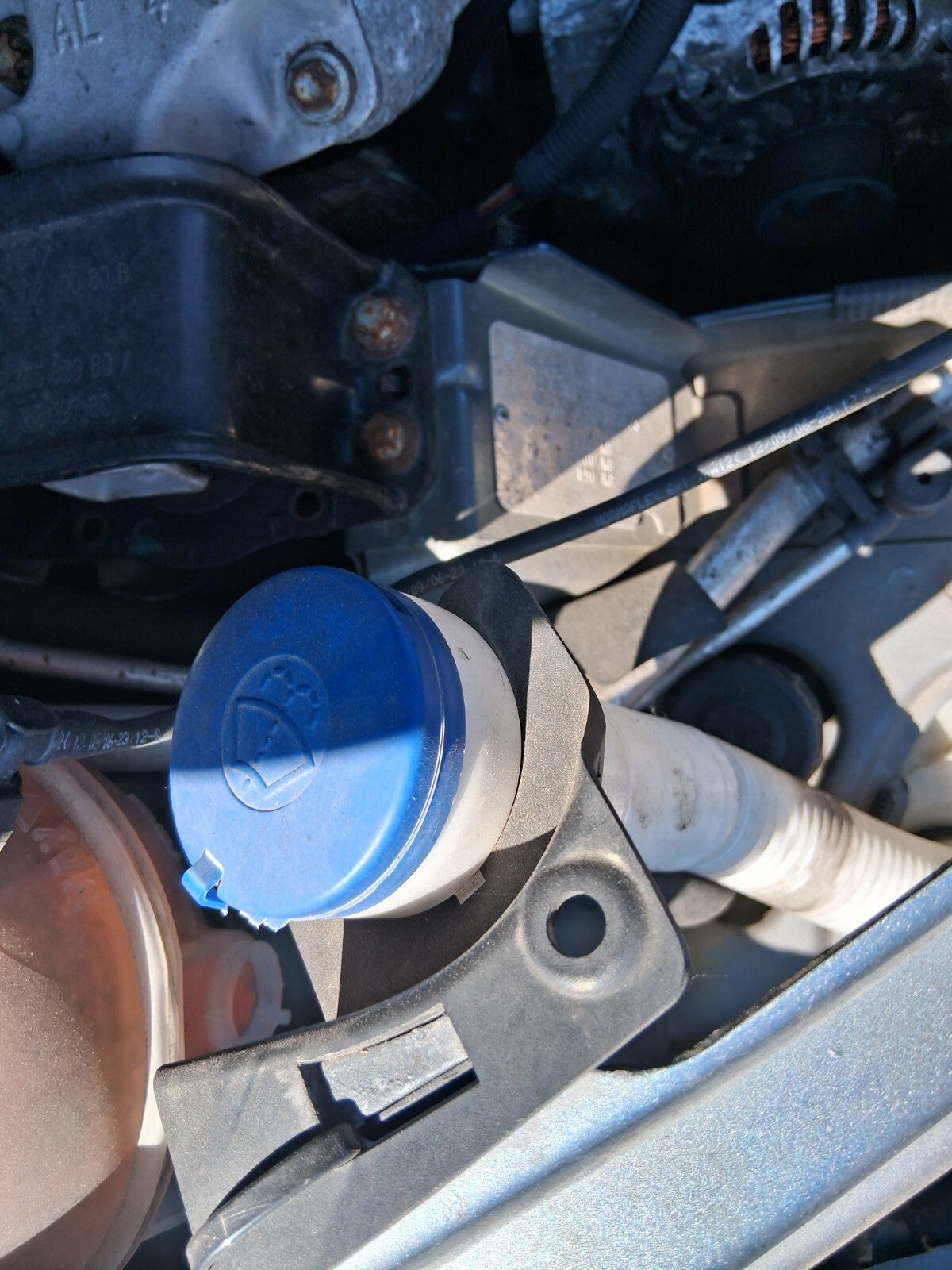 2006 PEUGEOT 307 1.5 PETROL WINDSCREEN WASHER BOTTLE TANK