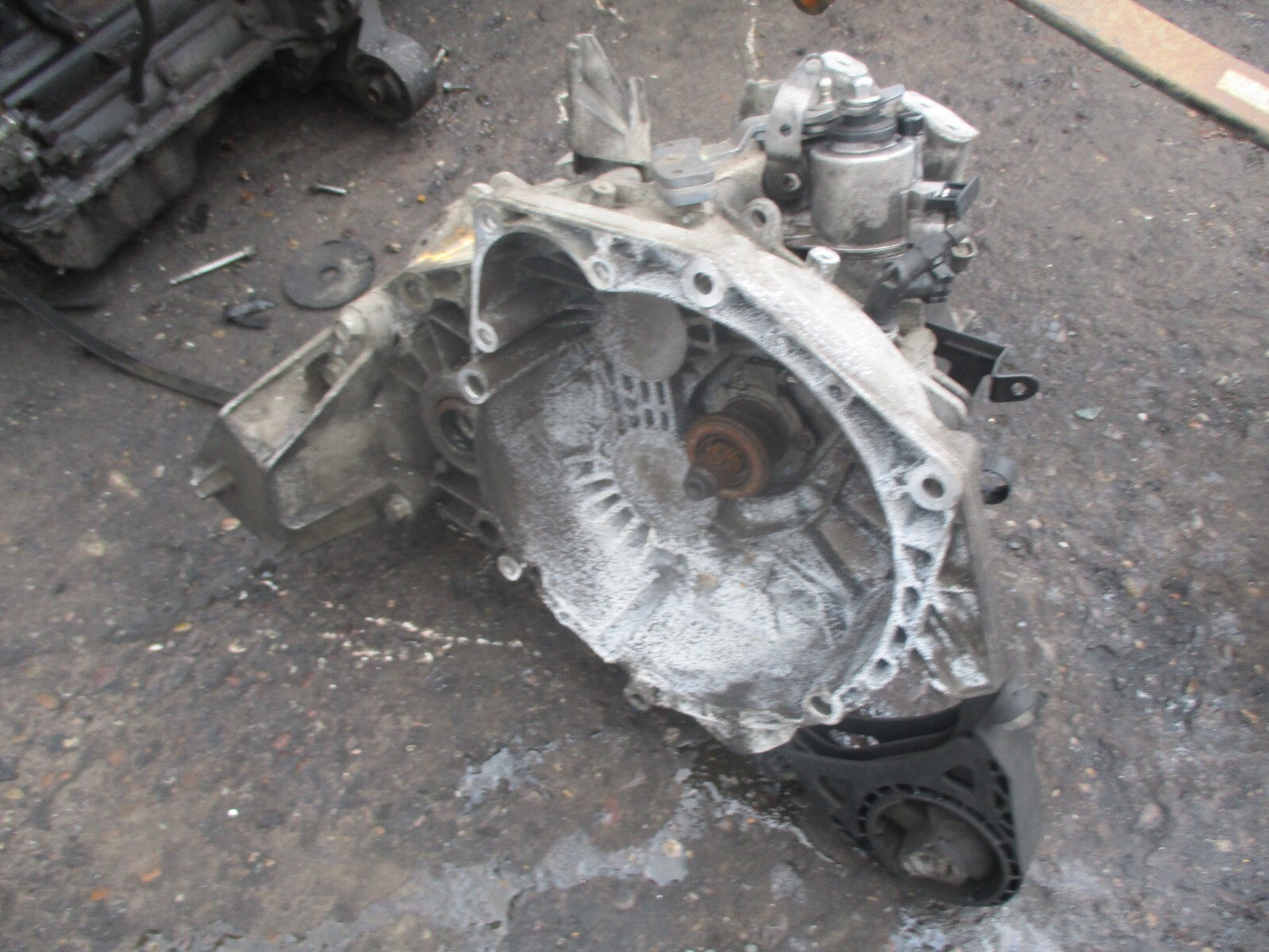 VAUXHALL ZAFIRA C 2014 2.0 DIESEL 6 SPEED MANUAL GEARBOX F40 GBA