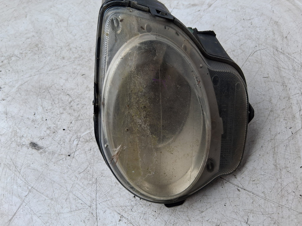 2015 FIAT 500 LOUNGE NSF PASSENGER SIDE FRONT LEFT DRL HEADLIGHT TAB BROKEN