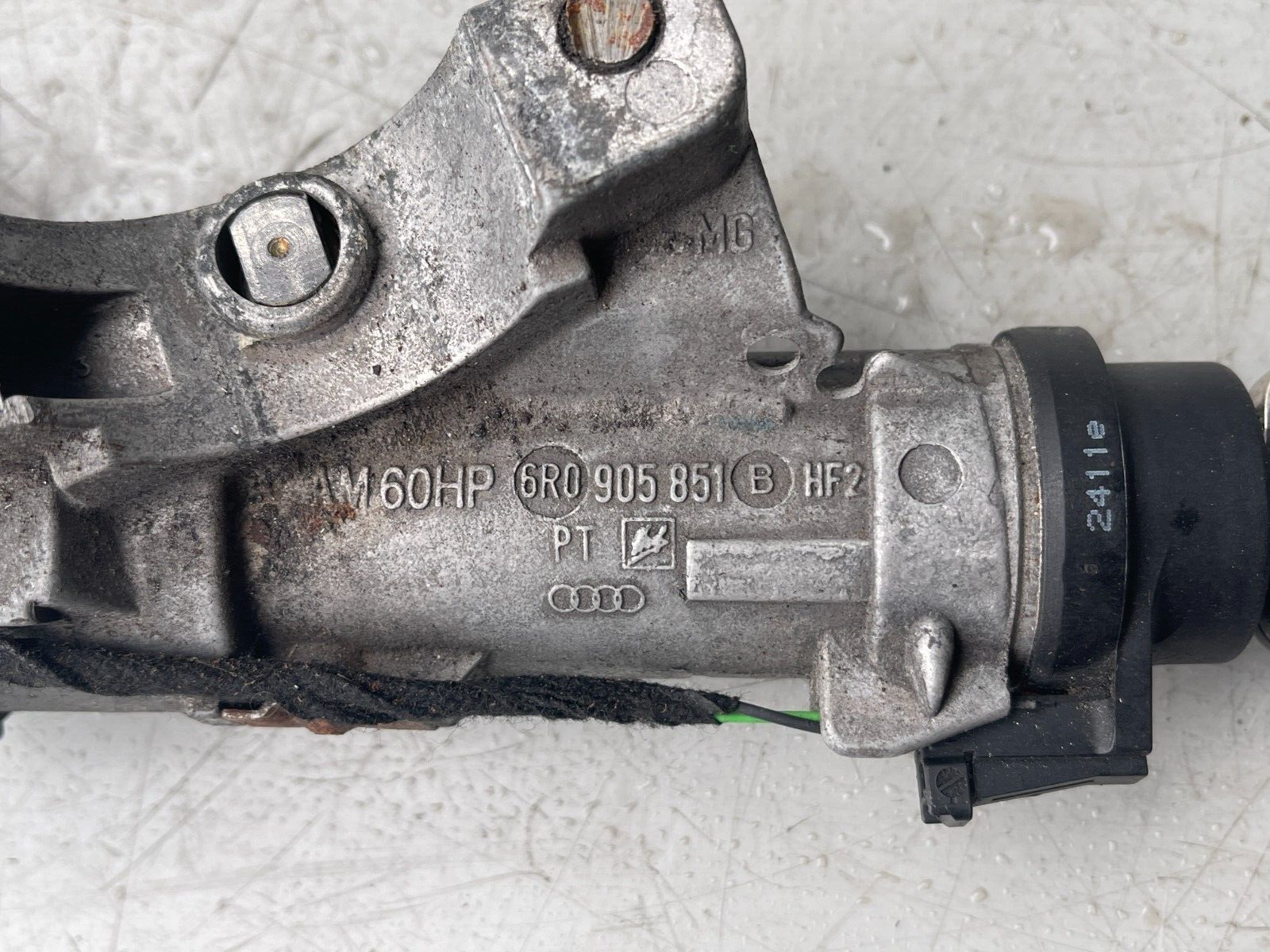 VW VOLKSWAGEN AUDI GNITION LOCK BARREL STARTER SWITCH WITH KEY 905851