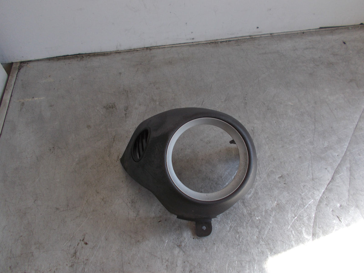 MINI COOPER ONE 2007 OS/ DRIVER SIDE AIR OUTLET PANEL TRIM SILVER 24105309