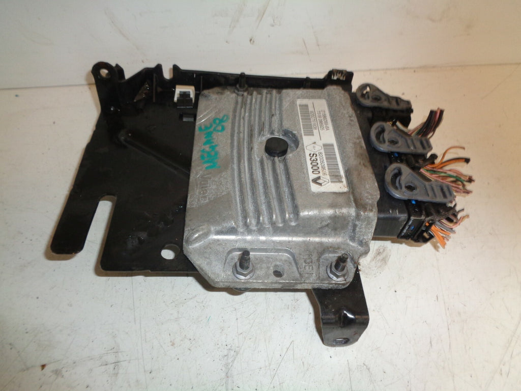 RENAULT MEGANE MK2 2008 1.9 DCI ENIGNE ECU MODULE UNIT 8200751638