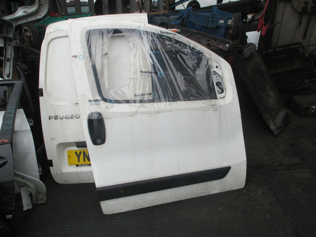2015 PEUGEOT BIPPER OSF DRIVER SIDE FRONT DOOR BARE WHITE