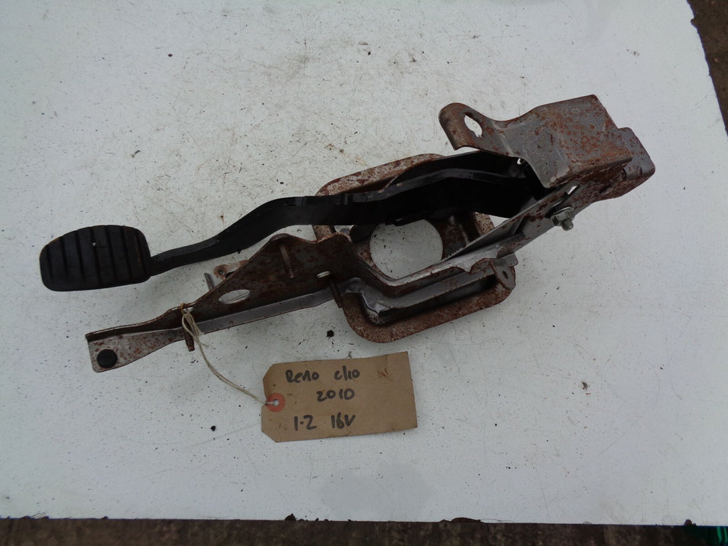 RENAULT CLIO MK3 2010 MANUAL FOOT BRAKE PEDAL & MOUNTING FRAME