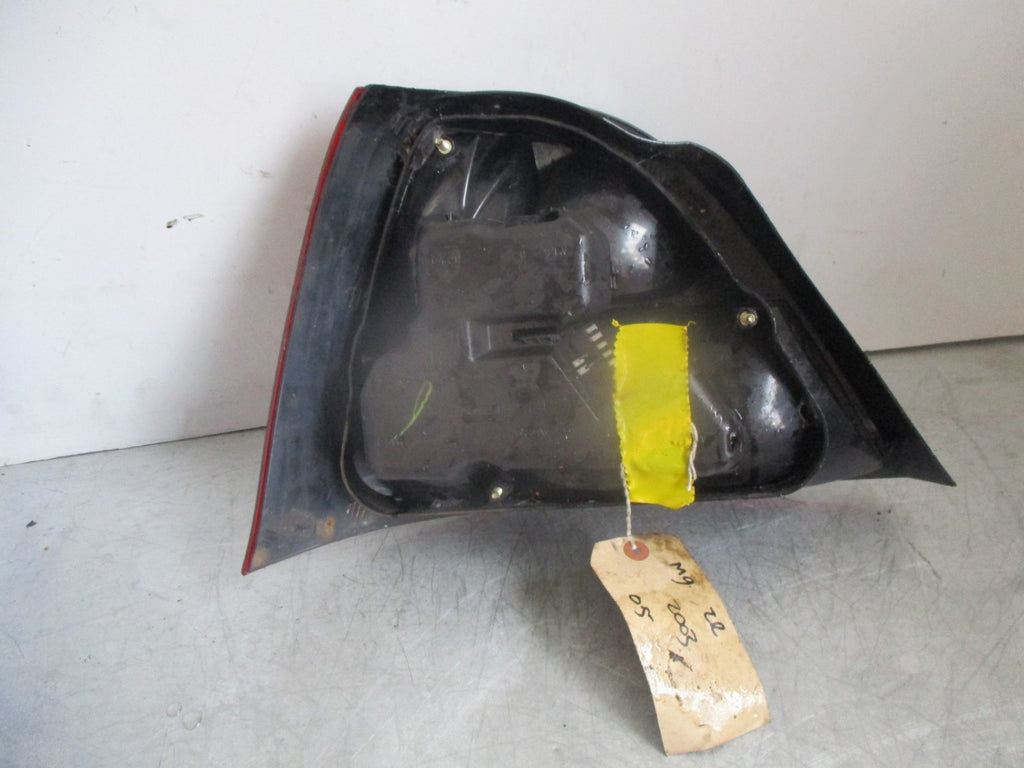 mg zr 2003 nsr near side rear pasenger side rear light