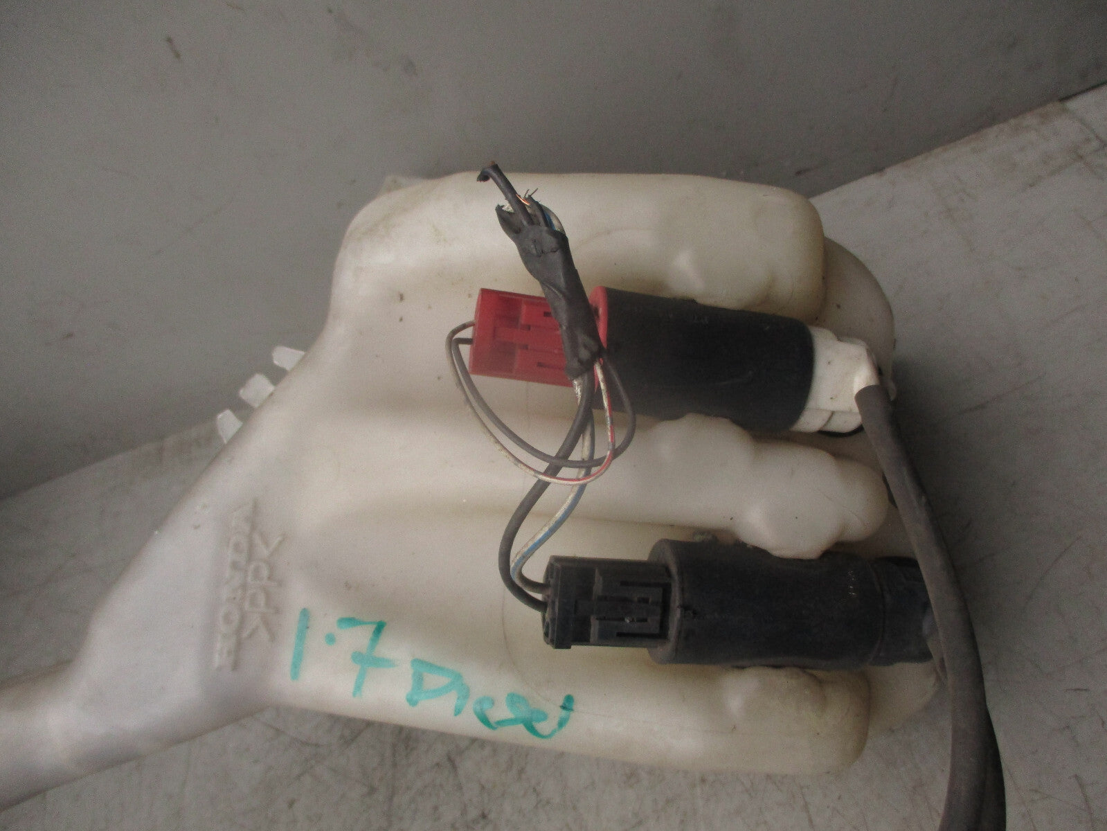 2004 HONDA CIVIC WINDSCREEN WASHER BOTTLE TANK & PUMP