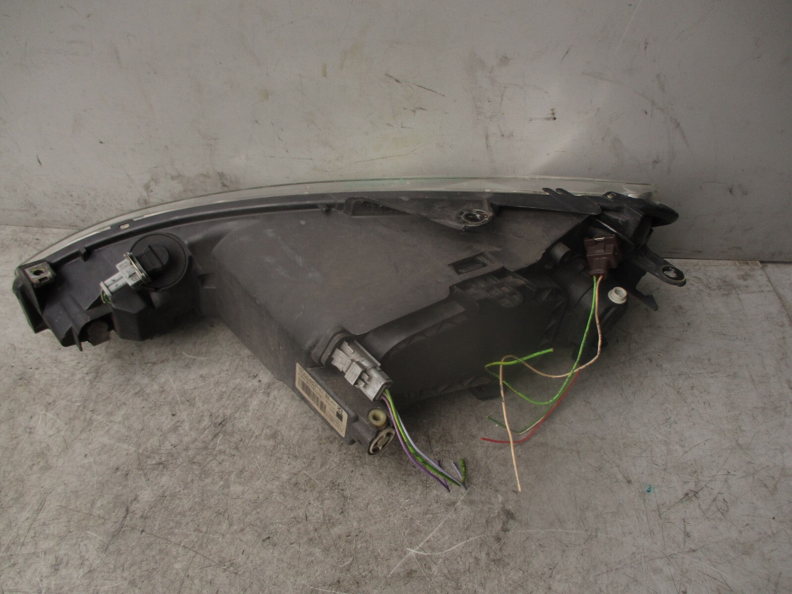 2005 PEUGEOT 206 OSF DRIVER SIDE FORNT RIGHT HEADLIGHT HEADLAMP 9630869680