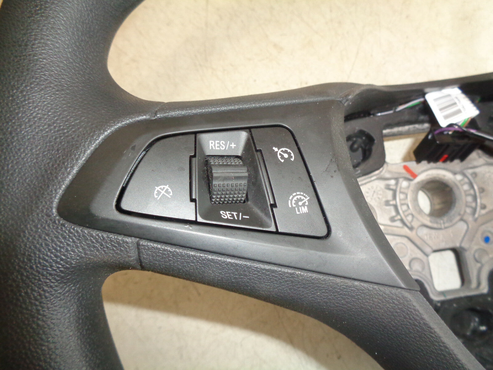 VAUXHALL VIVA 2017 3 SPOKE MULTI FUNCTION STEERING WHEEL 94525829