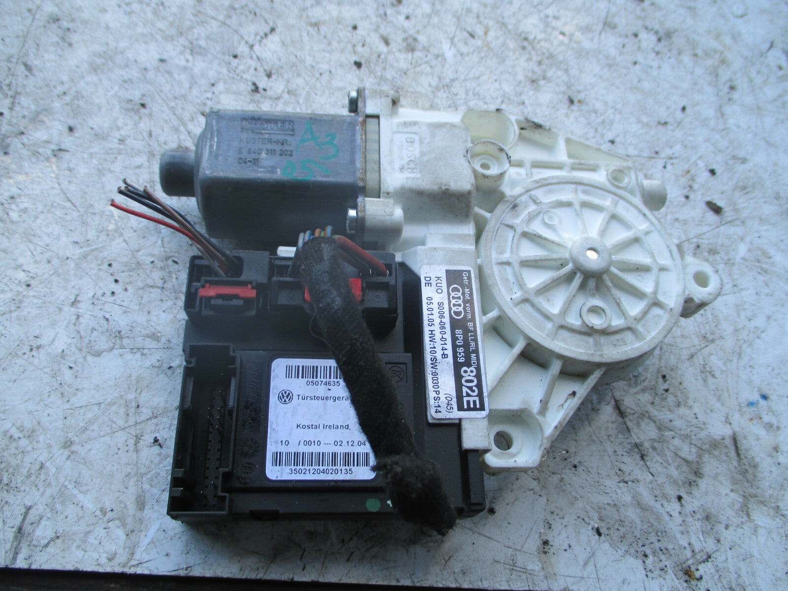 AUDI A3 2005 8P NSF PASSENGER SIDE FRONT WINDOW MOTOR 8P0959802E