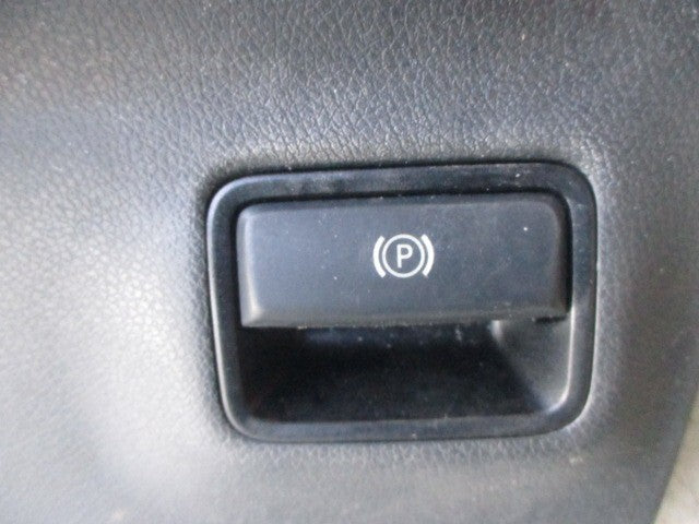 2018 MERCEDES A CLASS W176 HEADLIGHT & PARKING BRAKE SWITCH & TRIM A2469050451
